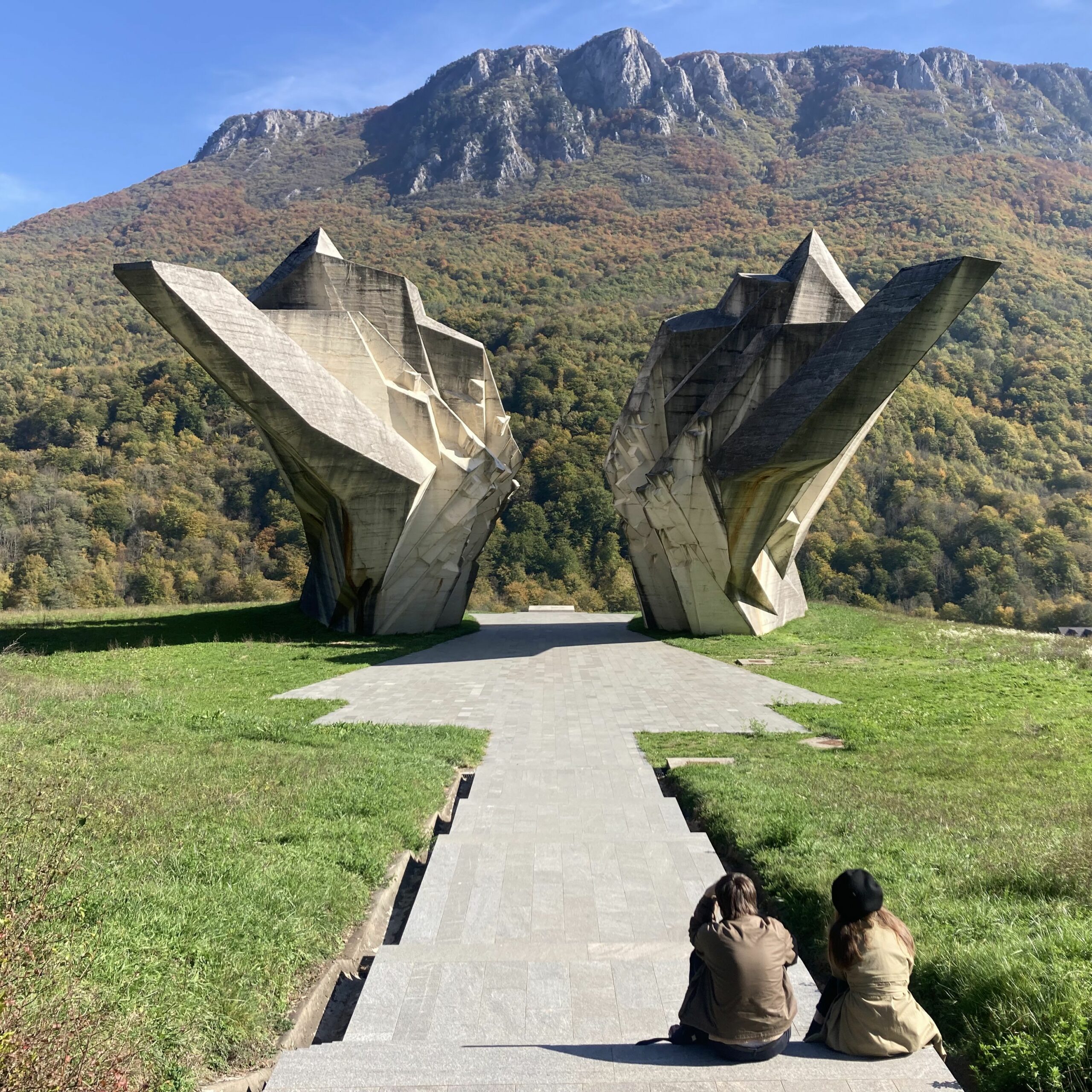 Tjentište Spomenik Monument
