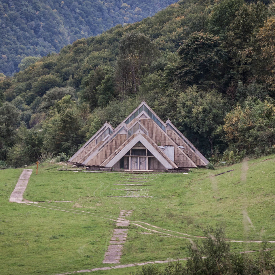 Sutjeska Memorial House